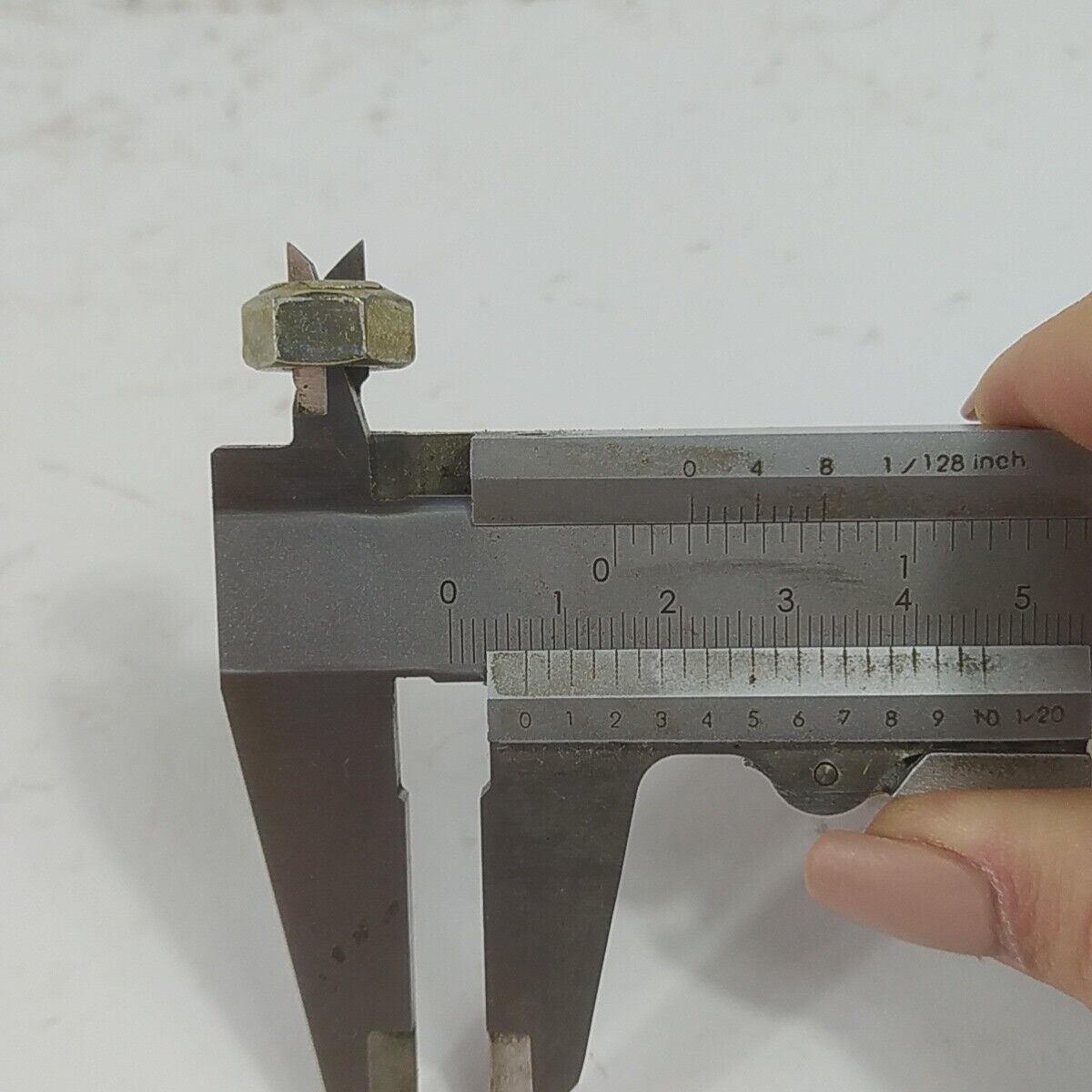 Ricambio bullone DADO ALBERO MOTORE per motosega ALPINA A45 Castor CP 45 usato