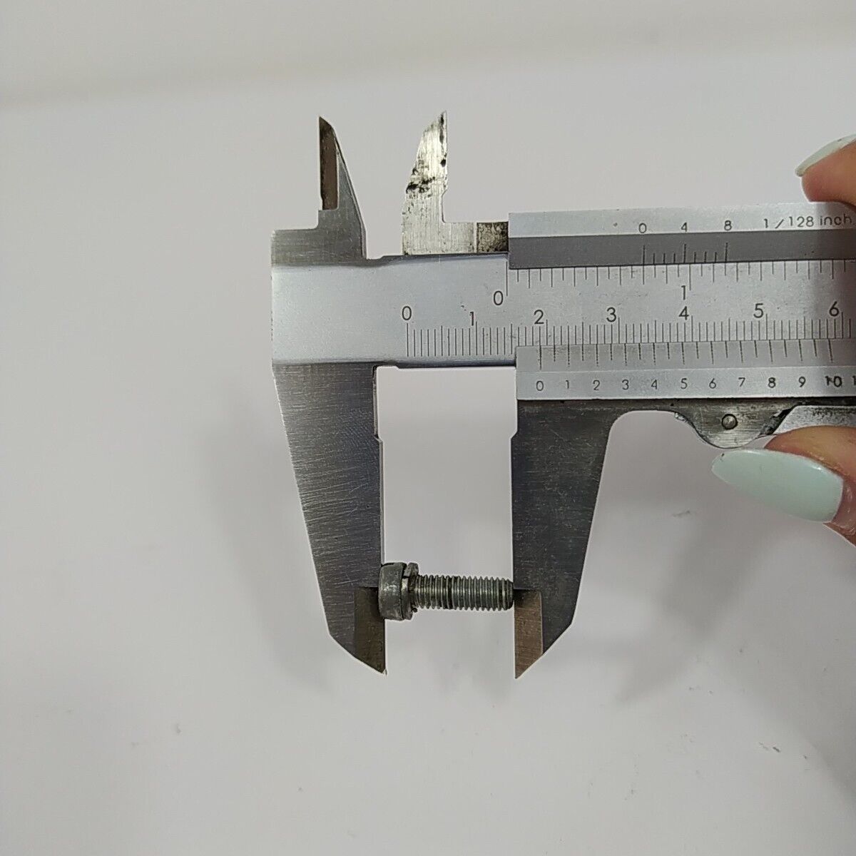 Ricambio usato VITI bulloni dadi perni di VARIE MISURE per motosega DOLMAR 116