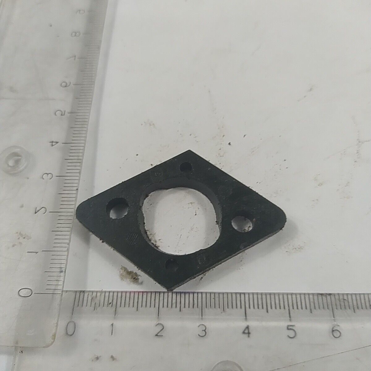 Ricambi FLANGIA COLLETTORE CARBURATORE PER MOTOSEGA MCCULLOCH PRO MAC 555 usati