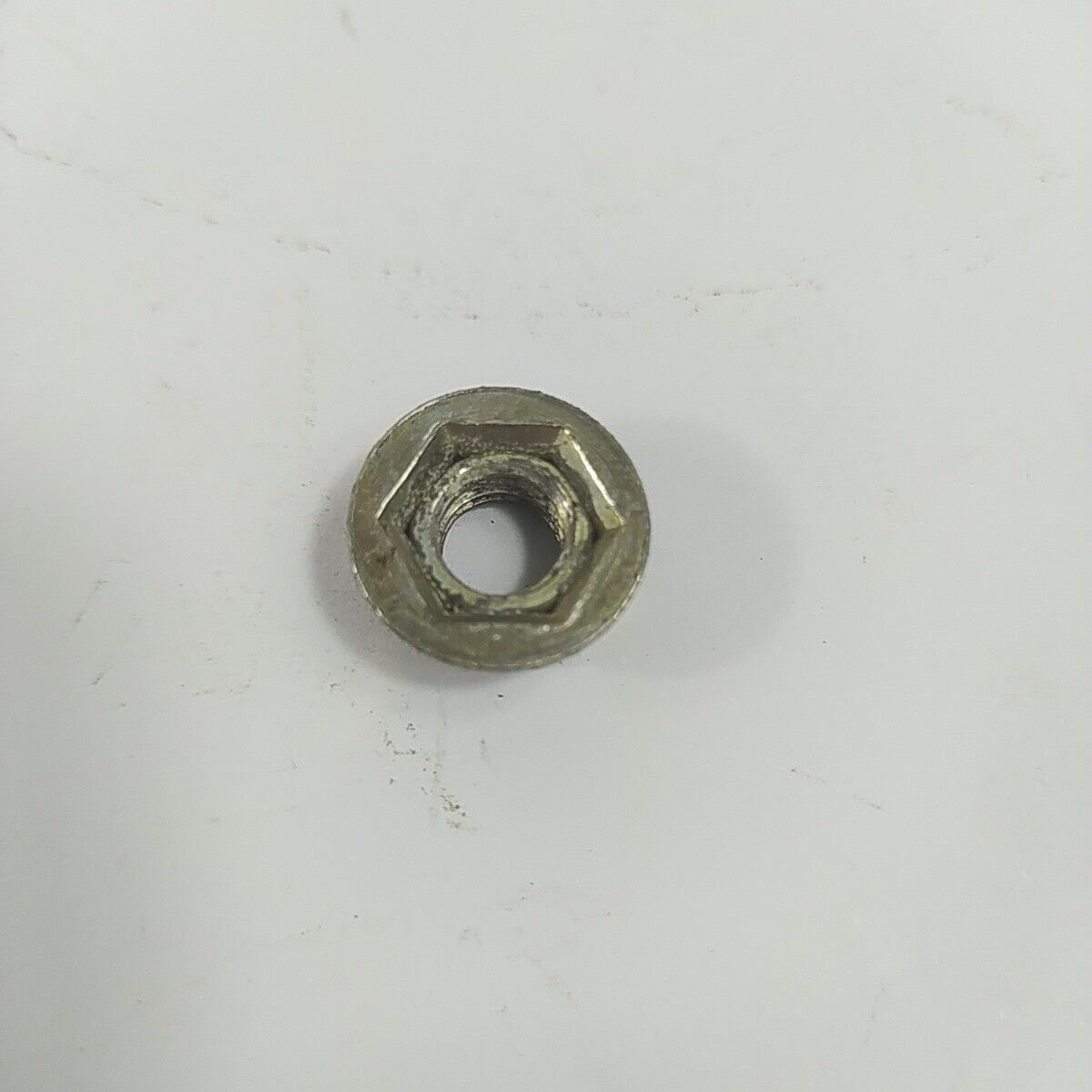 Ricambio DADO BULLONE VOLANO Usato per decespugliatore Mcculloch ELITE 3000