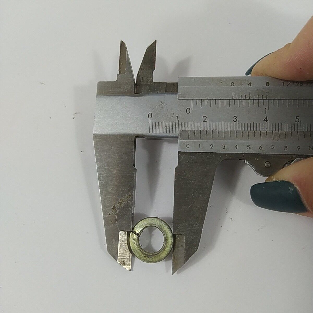 Ricambio usato RONDELLA E DADO ALBERO MOTORE per decespugliatore KAWASAKI TG 33