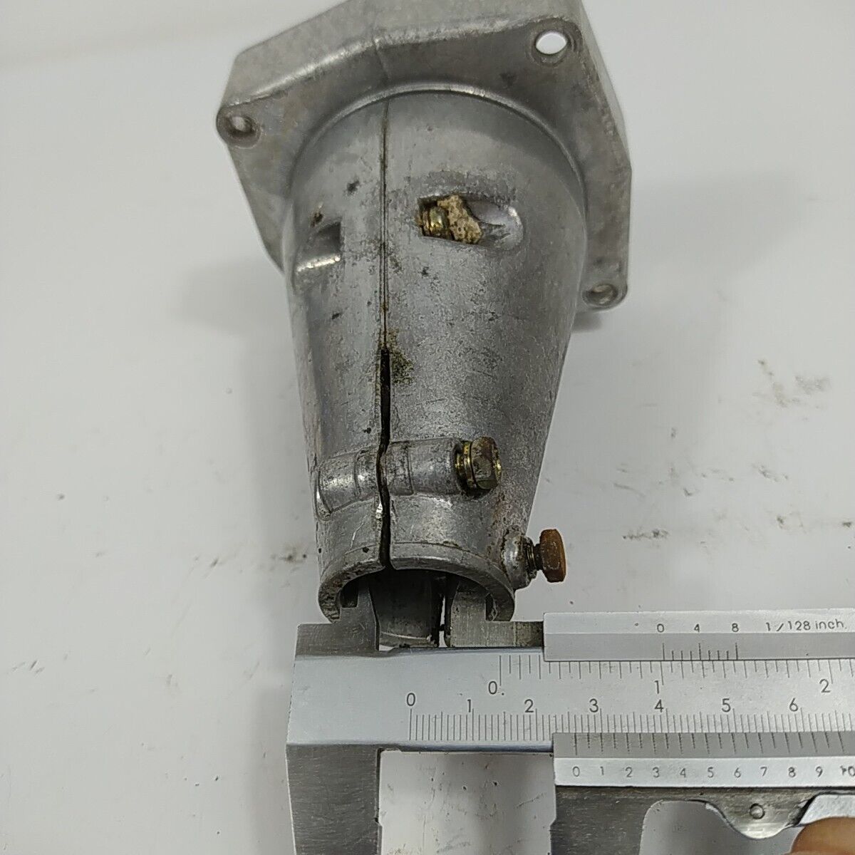 SUPPORTO CAMPANA frizione per decespugliatore MARUYAMA T 180 M1 ricambi usati