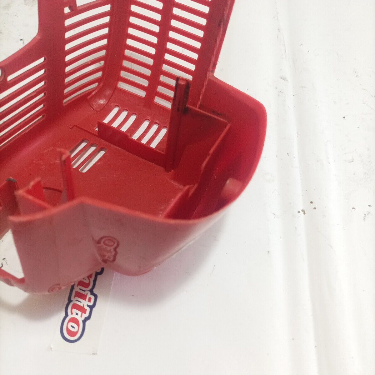 Ricambio COPERCHIO COPRI MOTORE Usato per decespugliatore SANDRIGARDEN GBL 26 