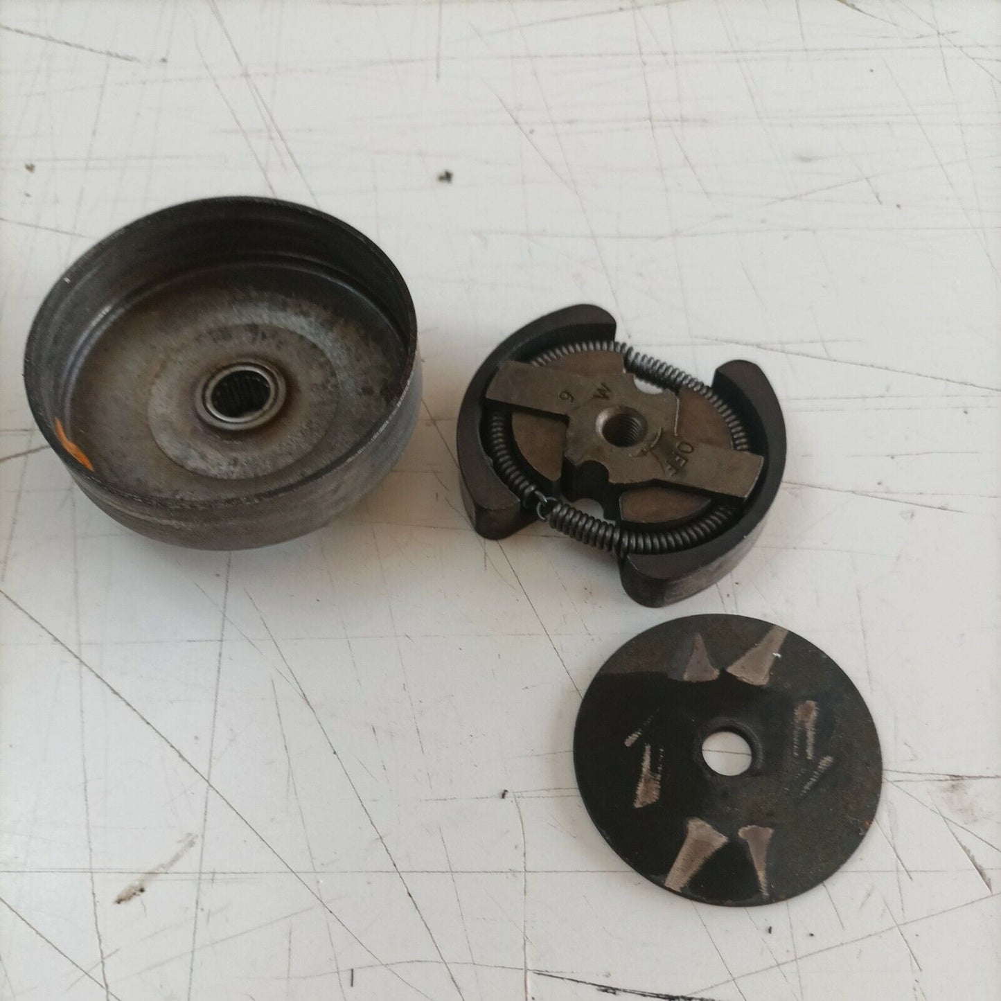 FRIZIONE E CAMPANA PER MOTOSEGA PARTNER FORMULA 60 420 POULAN ricambi usati