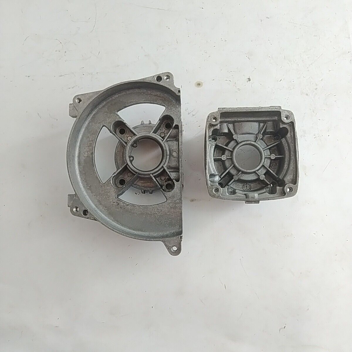 Ricambio CARTER BASAMENTO cilindro usato per decespugliatore MARUYAMA 420 42