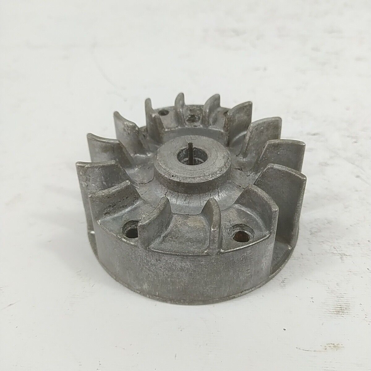 Ricambio VOLANO MAGNETICO usato DECESPUGLIATORE mcculloch SUPER MAC 26