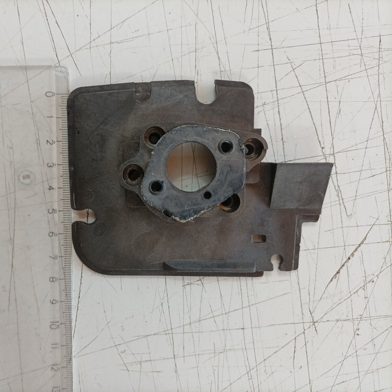 MOTOSEGA OLEOMAC OM 251 FLANGIA CARBURATORE COLLETTORE ASPIRAZIONE ricambi usati