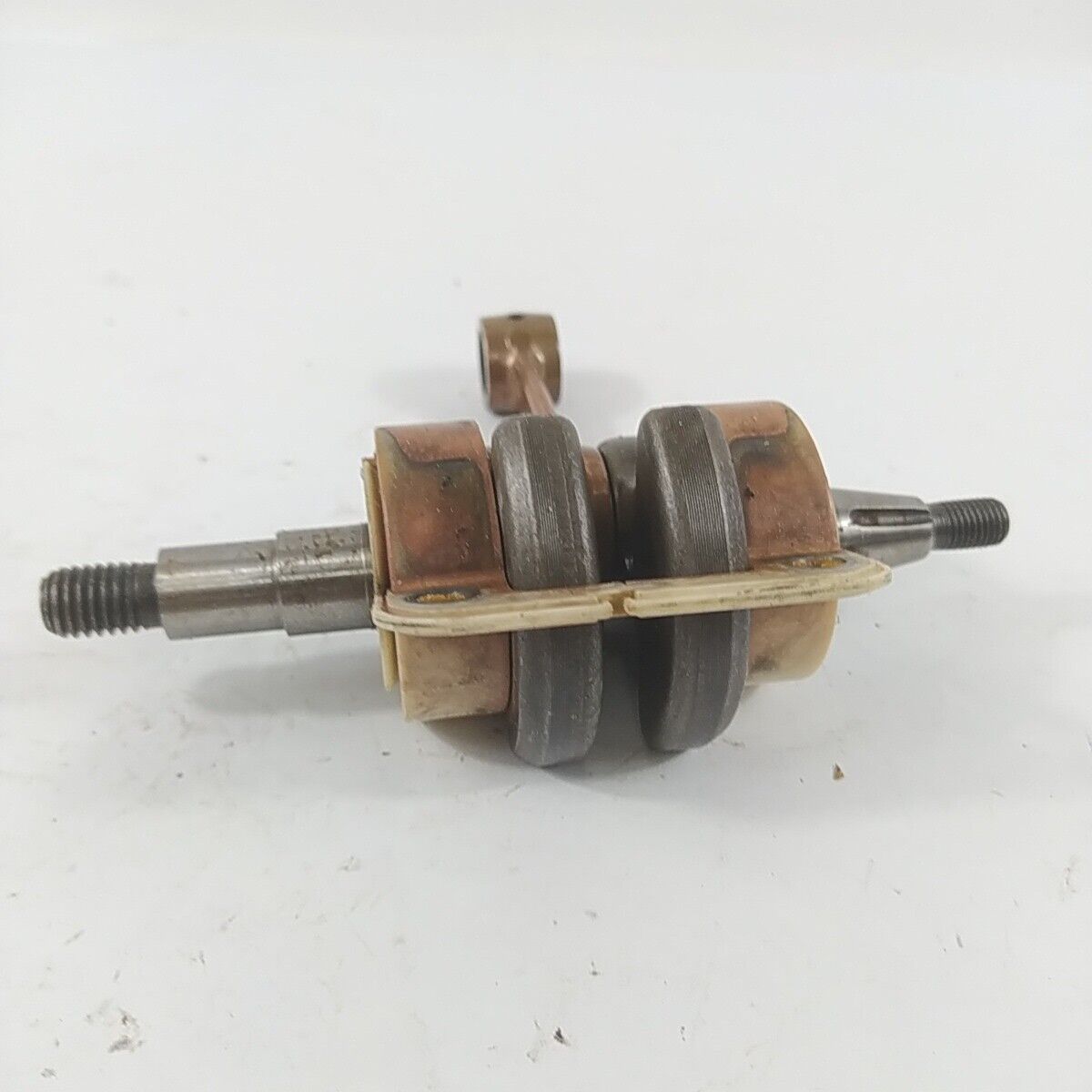 Ricambi per DECESPUGLIATORE HUSQVARNA 39 R usati ALBERO MOTORE ORIGINALE biella 