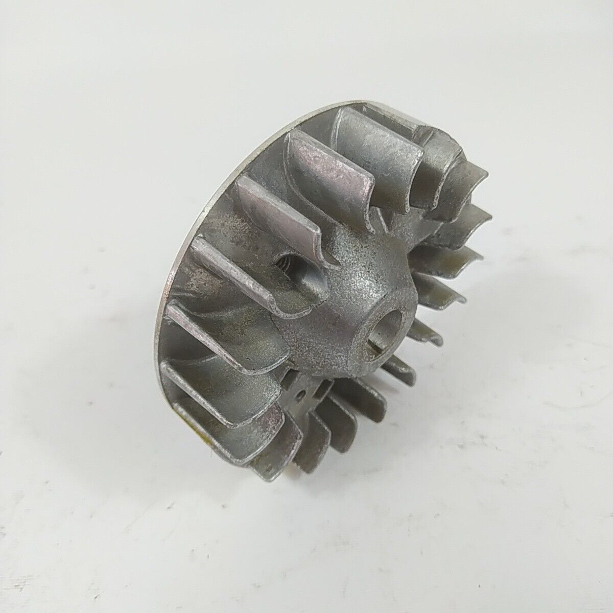Ricambi VOLANO MAGNETICO DI AVVIAMENTO per decespugliatore TANAKA 501 ik usati