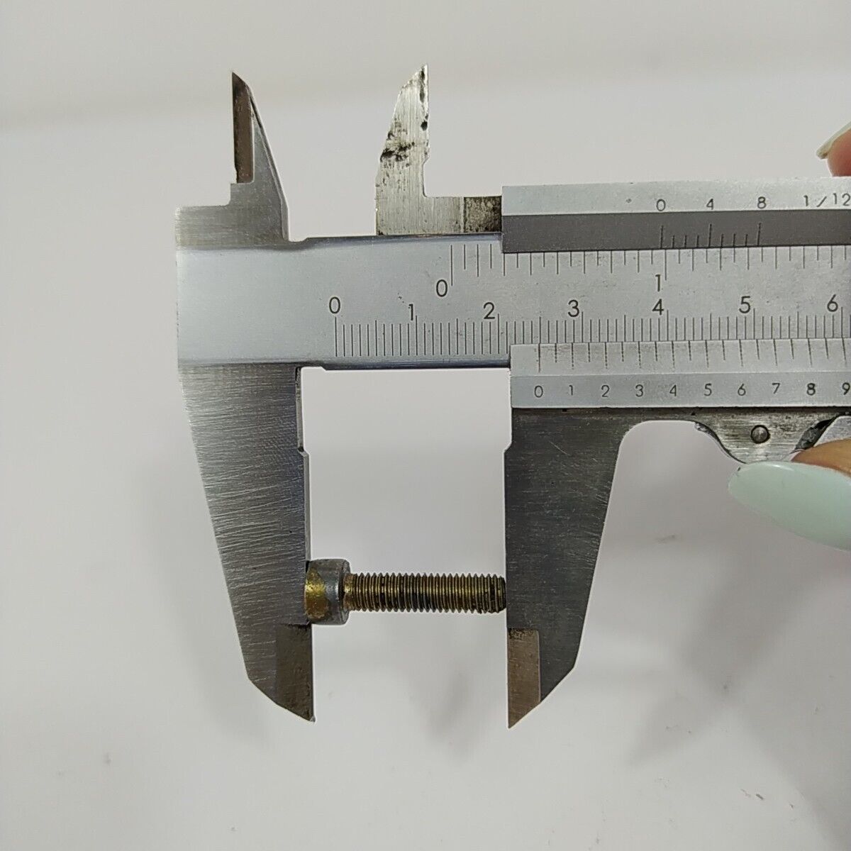 Ricambio usato VITI bulloni dadi perni di VARIE MISURE per motosega DOLMAR 116