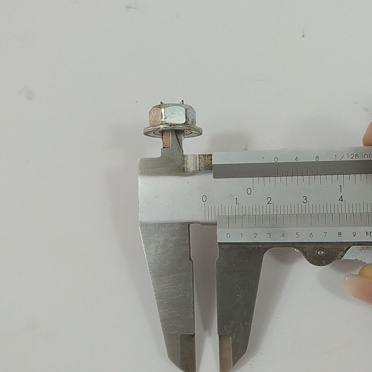 Ricambio per decespugliatore EFCO 8250 DADO VOLANO BULLONE ALBERO MOTORE usato