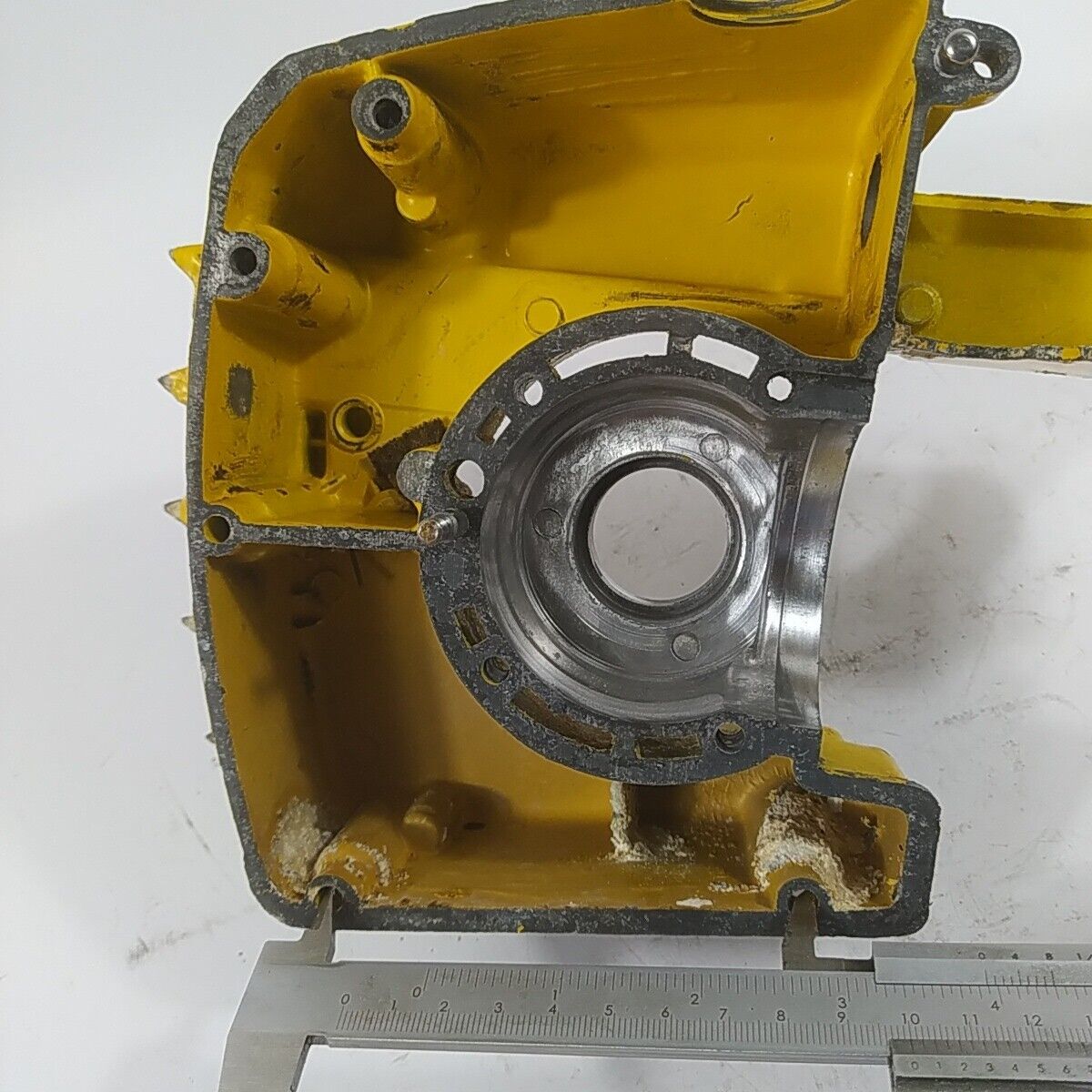 ricambio CARTER BASAMENTO ALBERO MOTORE lato frizione motosega ALPINA p 70 usati