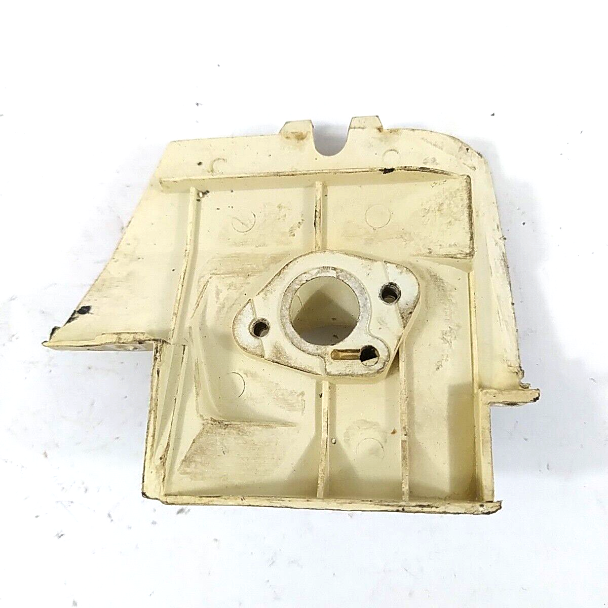 Ricambi per DECESPUGLIATORE HUSQVARNA 39 R usati FLANGIA COLLETTORE CARBURATORE