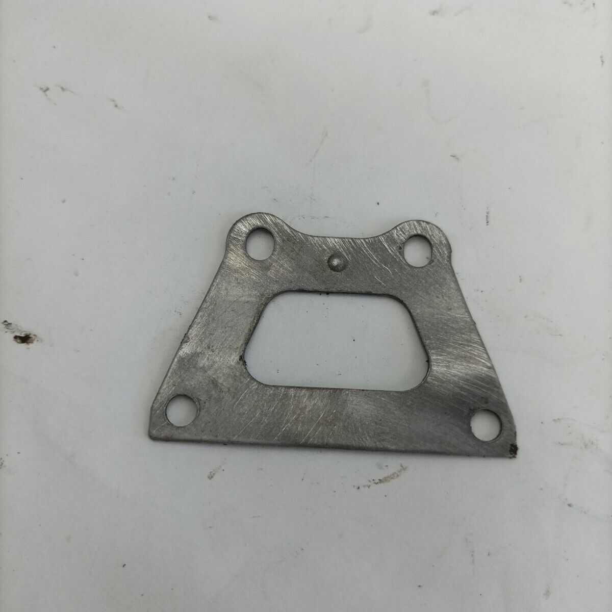 ricambio STAFFA MOTORE  SERBATOIO usato per decespugliatore KAWASAKI TD 33