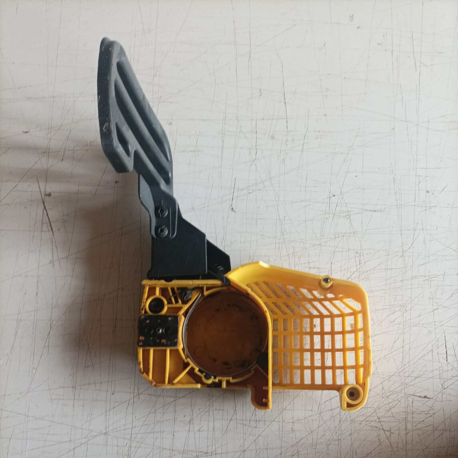 coperchio protezione FRENO CATENA PER MOTOSEGA KENDO CHAIN SAW 38 Cc usato