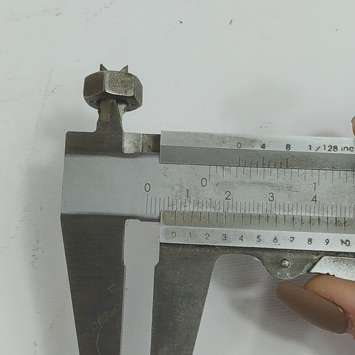 Ricambi usati per decespugliatore MCCULLOCH BP 38 AV DADO LATO VOLANO 