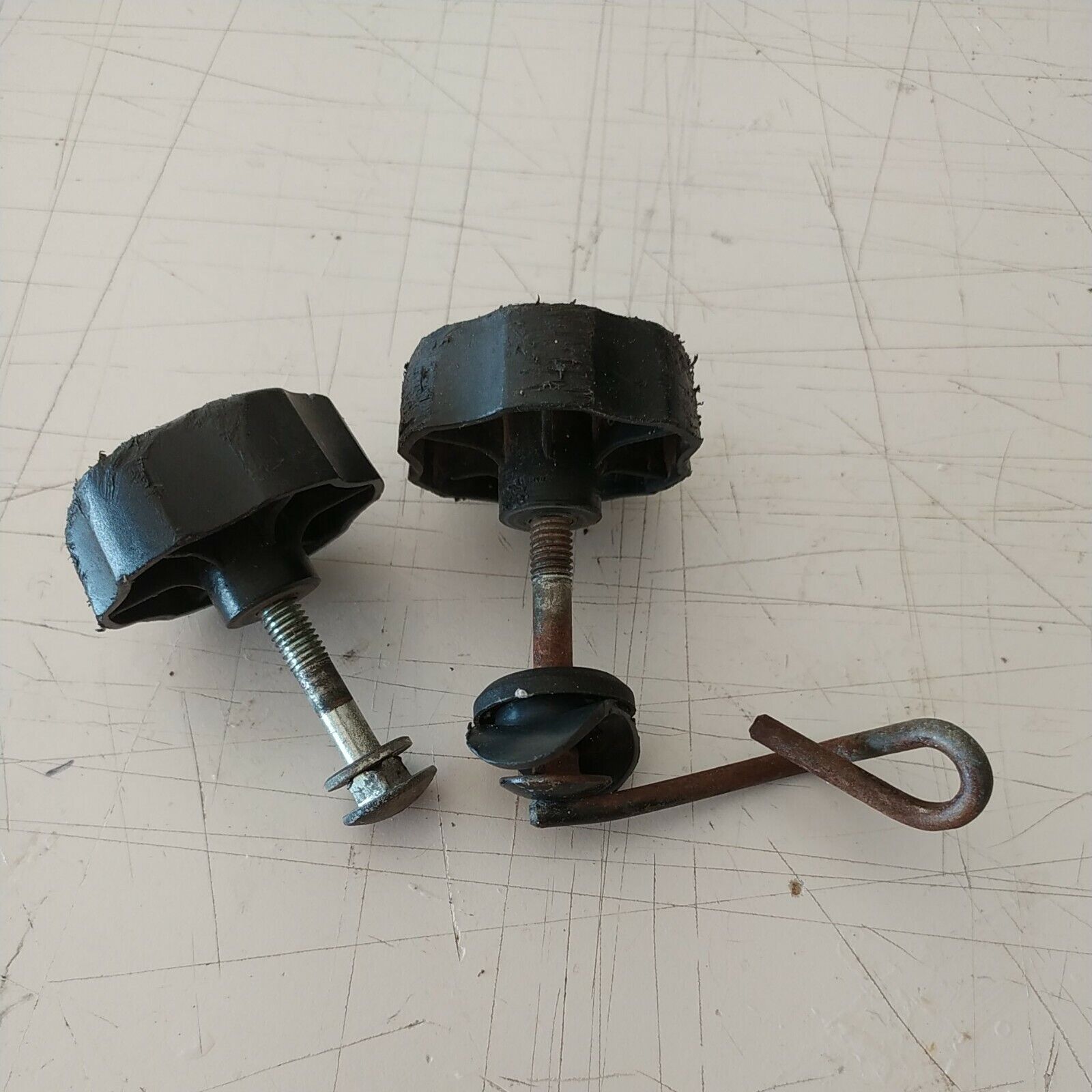 COPPIA DI BARRE IMPUGNATURA PER RASAERBA 8mm DADI E VITI BRIGGS & STRATTON usato