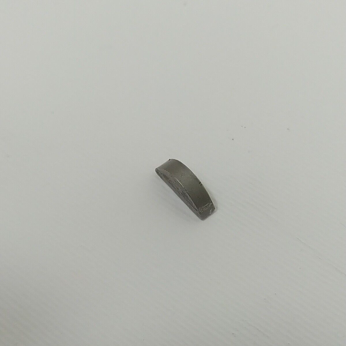 Ricambio CHIAVETTA MEZZALUNA VOLANO MAGNETICO per motosega CASTOR CP 700 usato