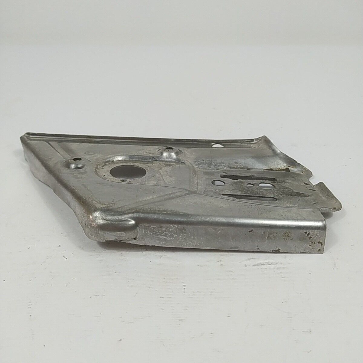 Ricambio per motosega ALPINA 500 PIASTRA COPERCHIO POMPA OLIO FRIZIONE usato