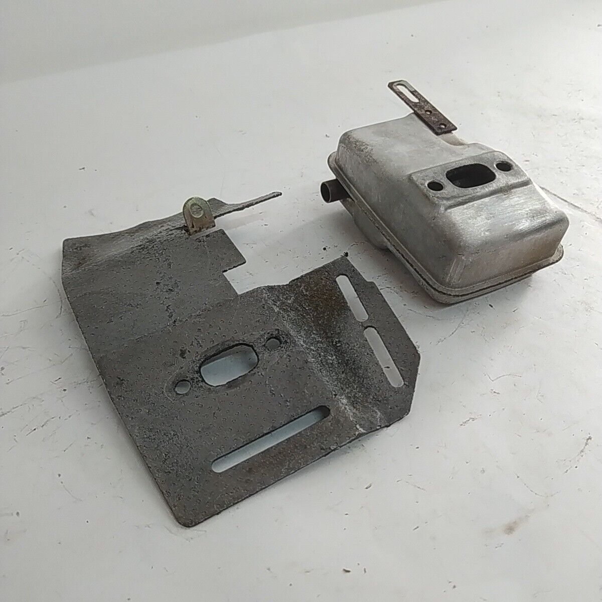 Ricambio MARMITTA SILENZIATORE scarico usato per decespugliatore MARUYAMA 420 42