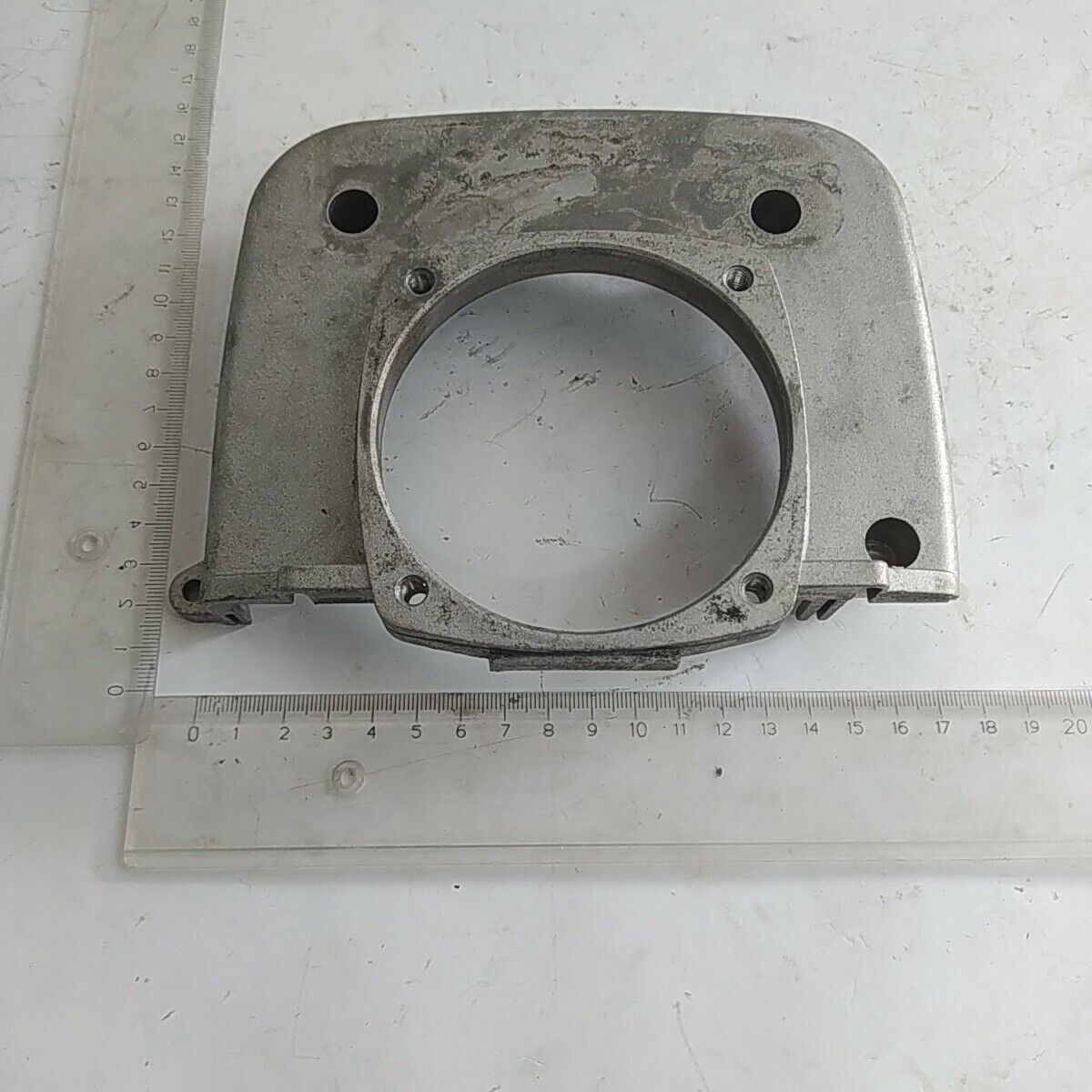 Ricambio CARTER SUPPORTO CAMPANA usato per decespugliatore MARUYAMA 420 42