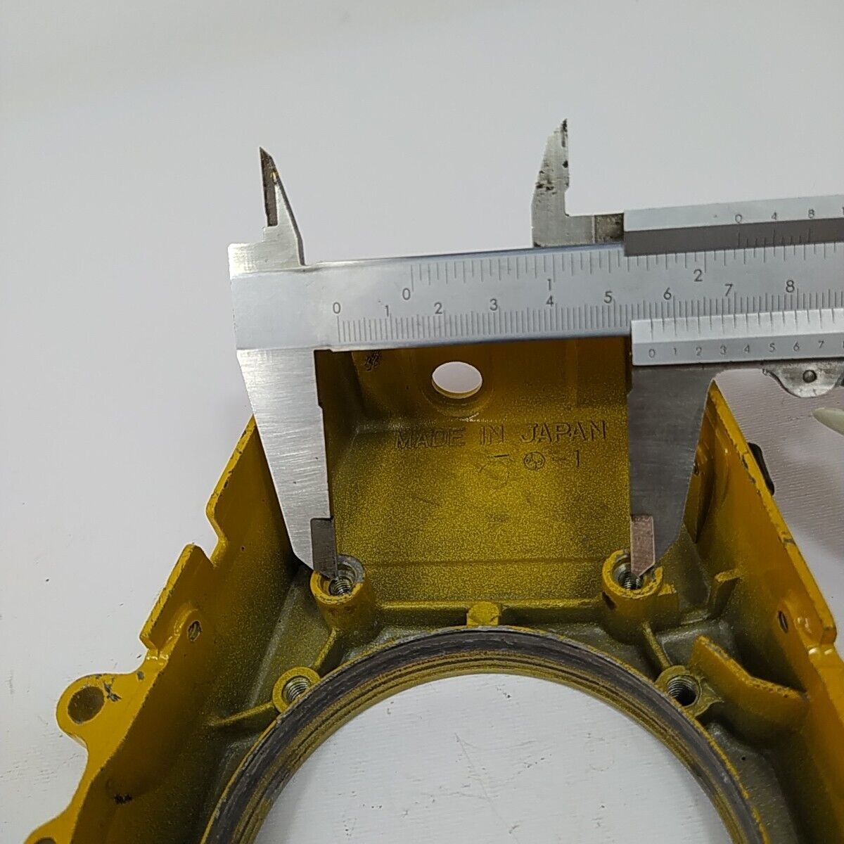 ricambio COPERCHIO VOLANO di accensione usato per decespugliatore KAWASAKI TD 33