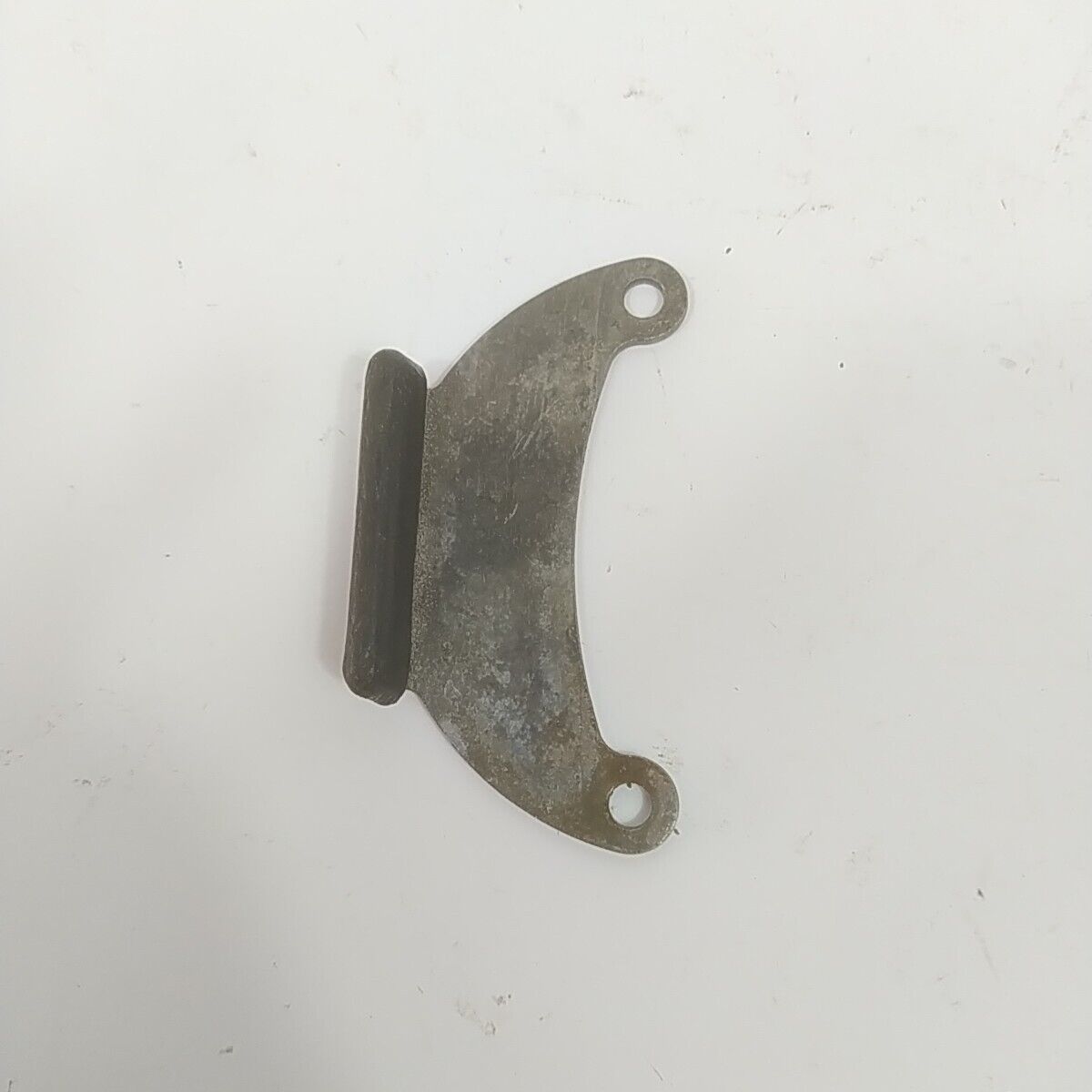 Ricambio STAFFA SERBATOIO CARBURANTE usato per decespugliatore MITSUBISHI TL 52