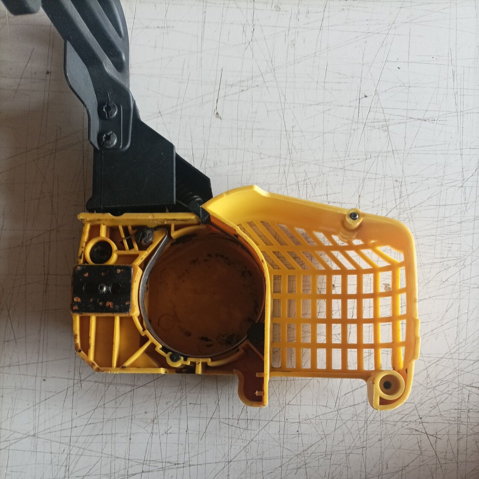 coperchio protezione FRENO CATENA PER MOTOSEGA KENDO CHAIN SAW 38 Cc usato