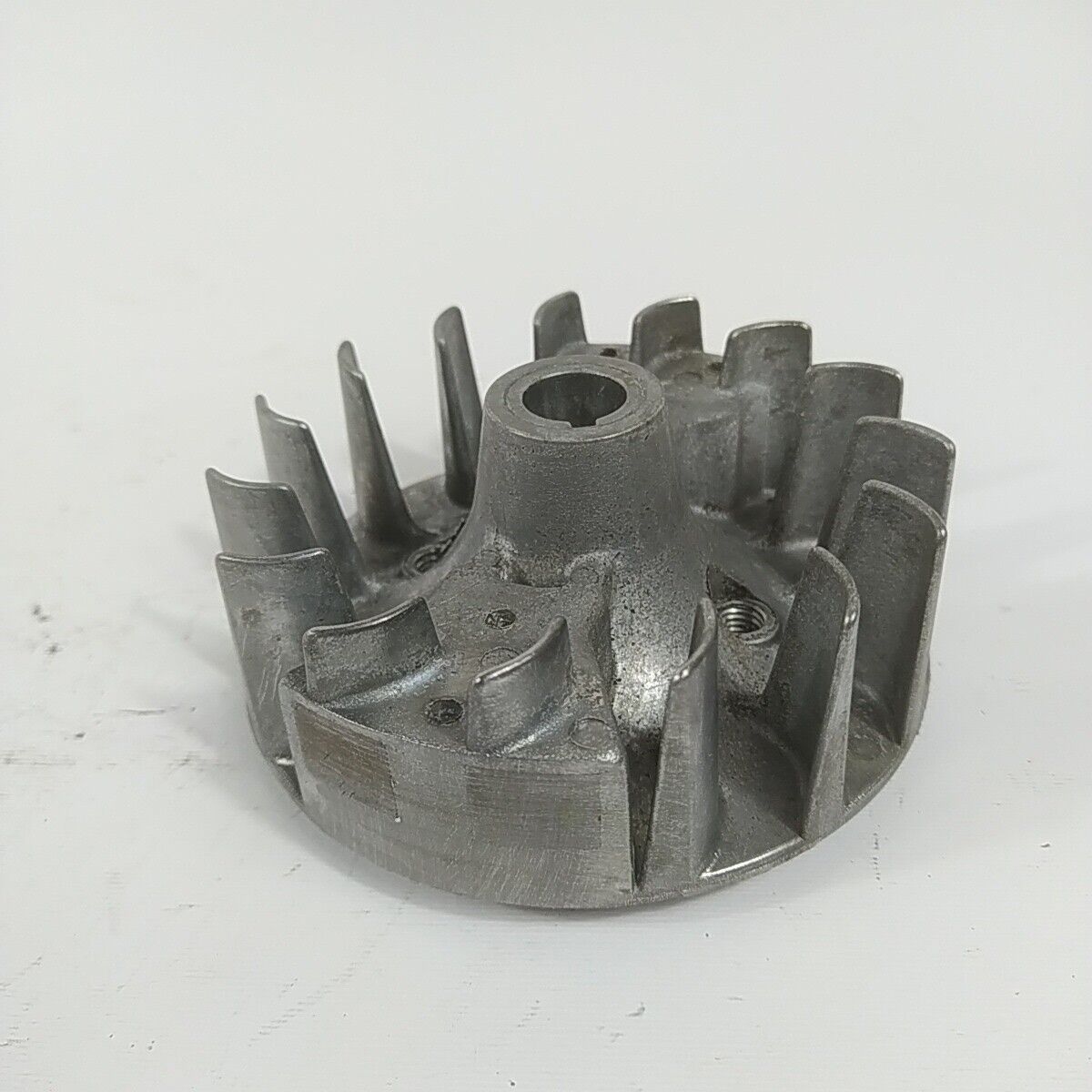 Ricambio VOLANO MAGNETICO DI AVVIAMENTO usato decespugliatore MITSUBISHI TL 52