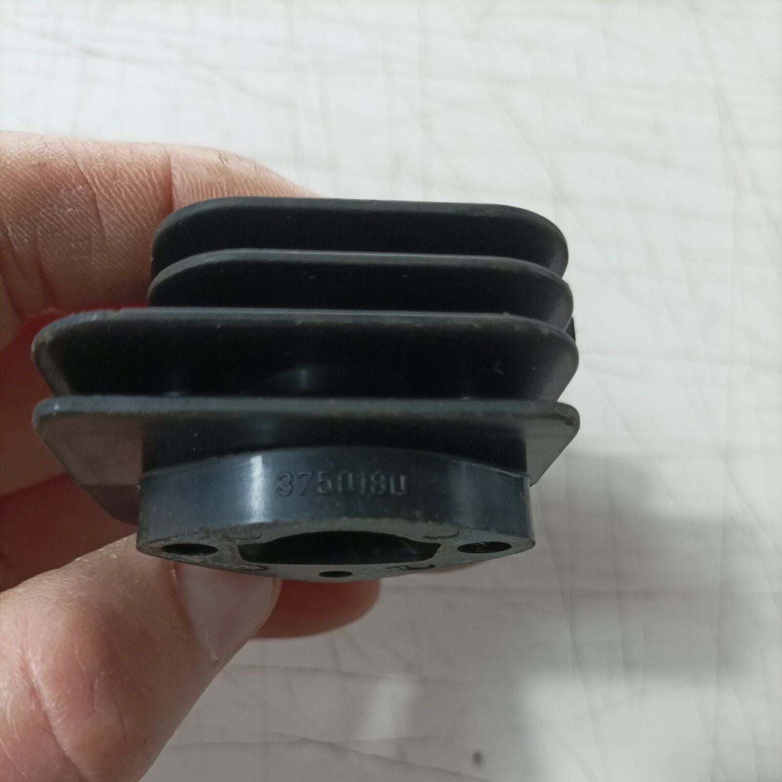 FLANGIA collettore CARBURATORE PER MOTOSEGA CASTEL CS 39 ALPINA P390 usato