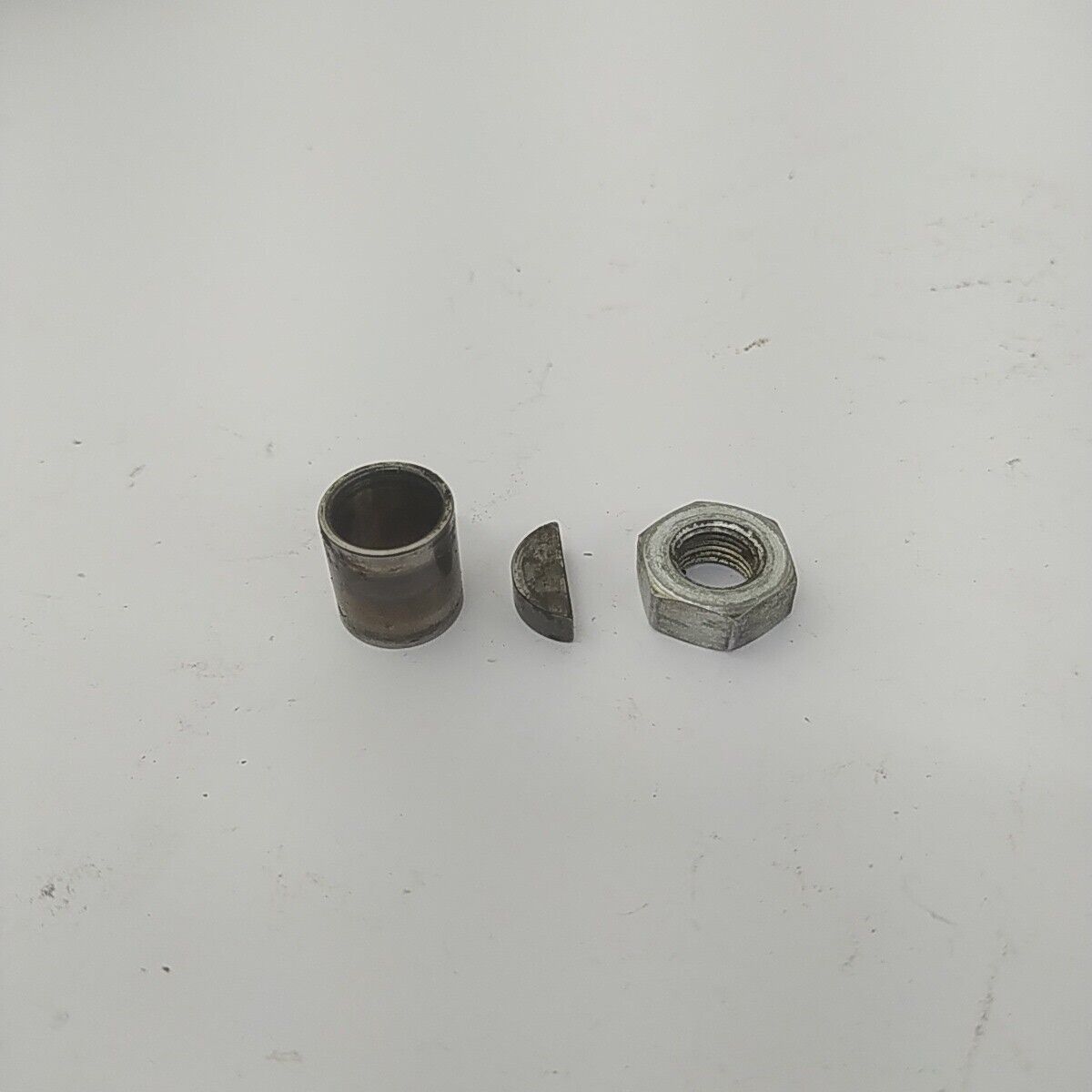 ricambi DADO BULLONE FERMO FRIZIONE per motosega Castor ALPINA PROF 70 usati