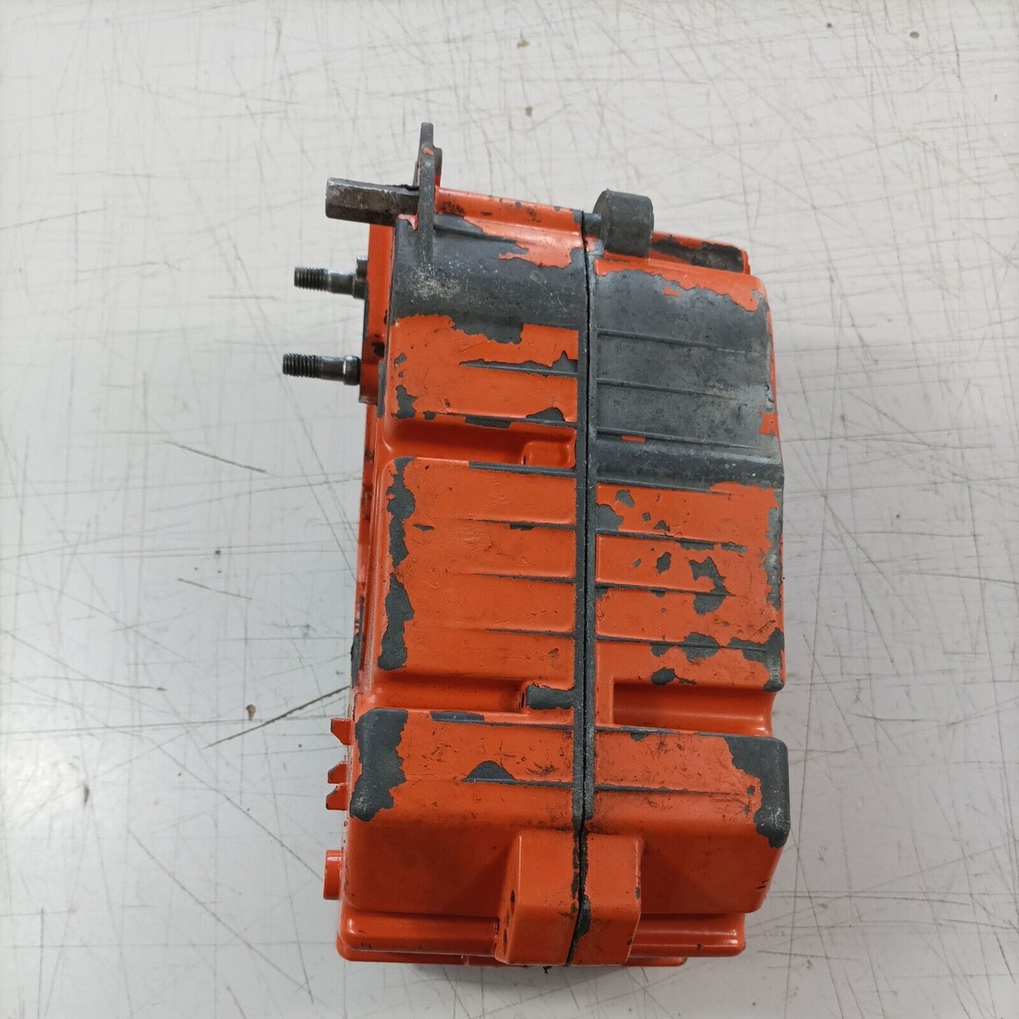 MOTOSEGA OLEOMAC OM 251 CARTER basamento CON SERBATOIO CARBURANTE ricambi usati
