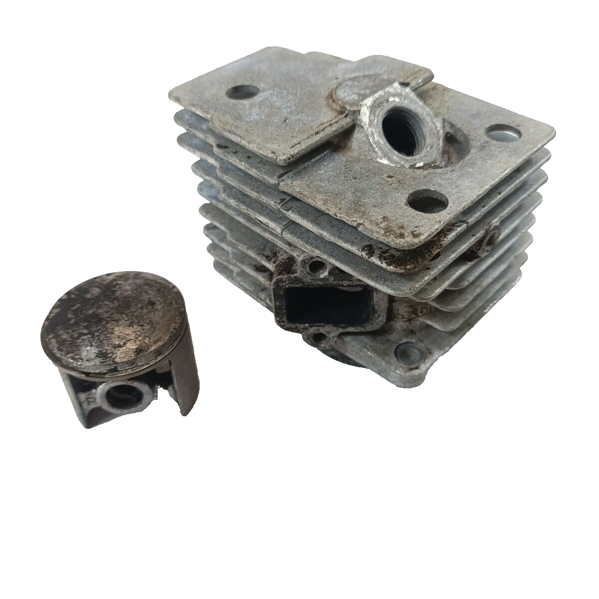 CILINDRO E PISTONE PER MOTOSEGA ALPINA CASTOR P34 TR350 PR350 d 38 ricambi usati