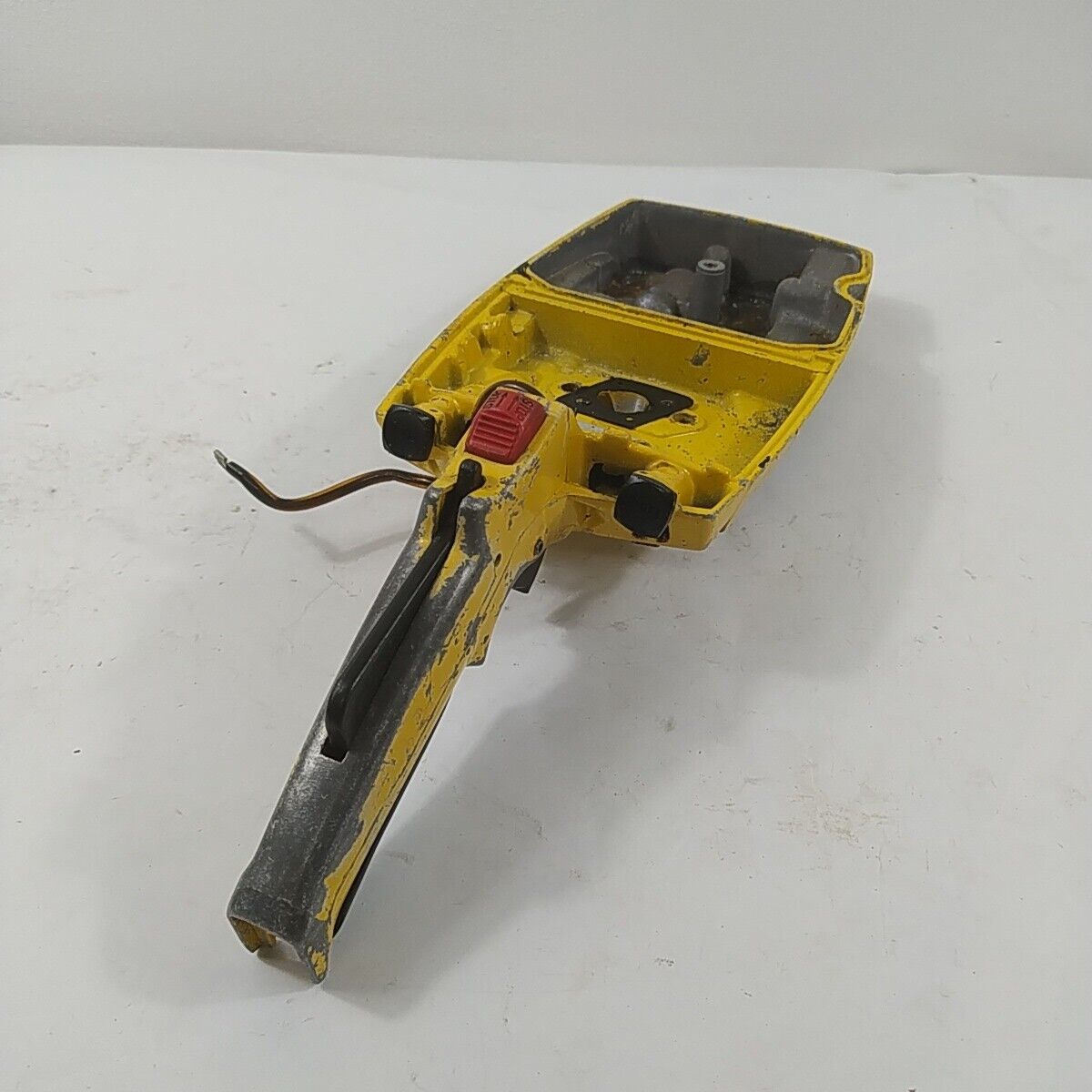 Ricambi IMPUGNATURA MANIGLIA PER MOTOSEGA MCCULLOCH PRO MAC 555 usati