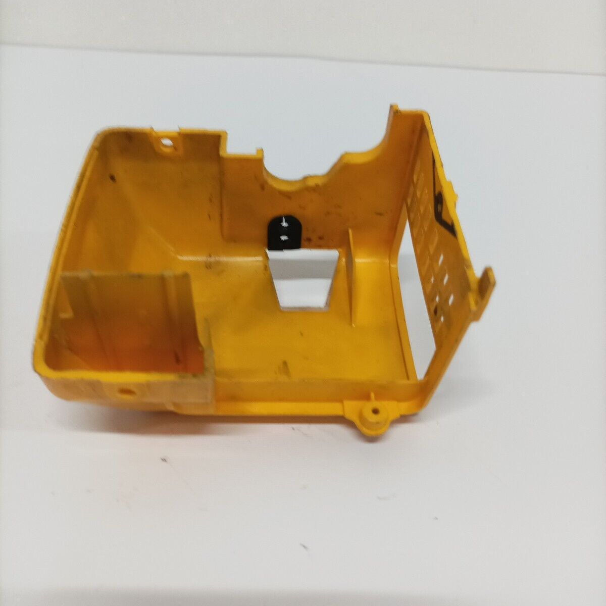 Ricambio COPERCHIO COPRI MOTORE usato decespugliatore EMAK DYNAMAC DB 40 L