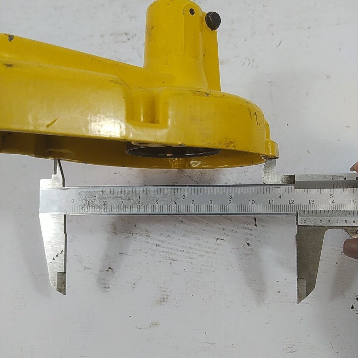 Ricambio SUPPORTO CAMPANA FRIZIONE usato DECESPUGLIATORE mcculloch SUPER MAC 26