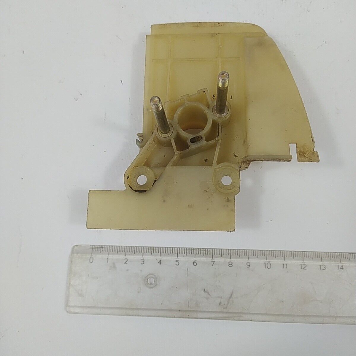 Ricambio per decespugliatore STIHL FS 120 FLANGIA SUPPORTO CARBURATORE usato