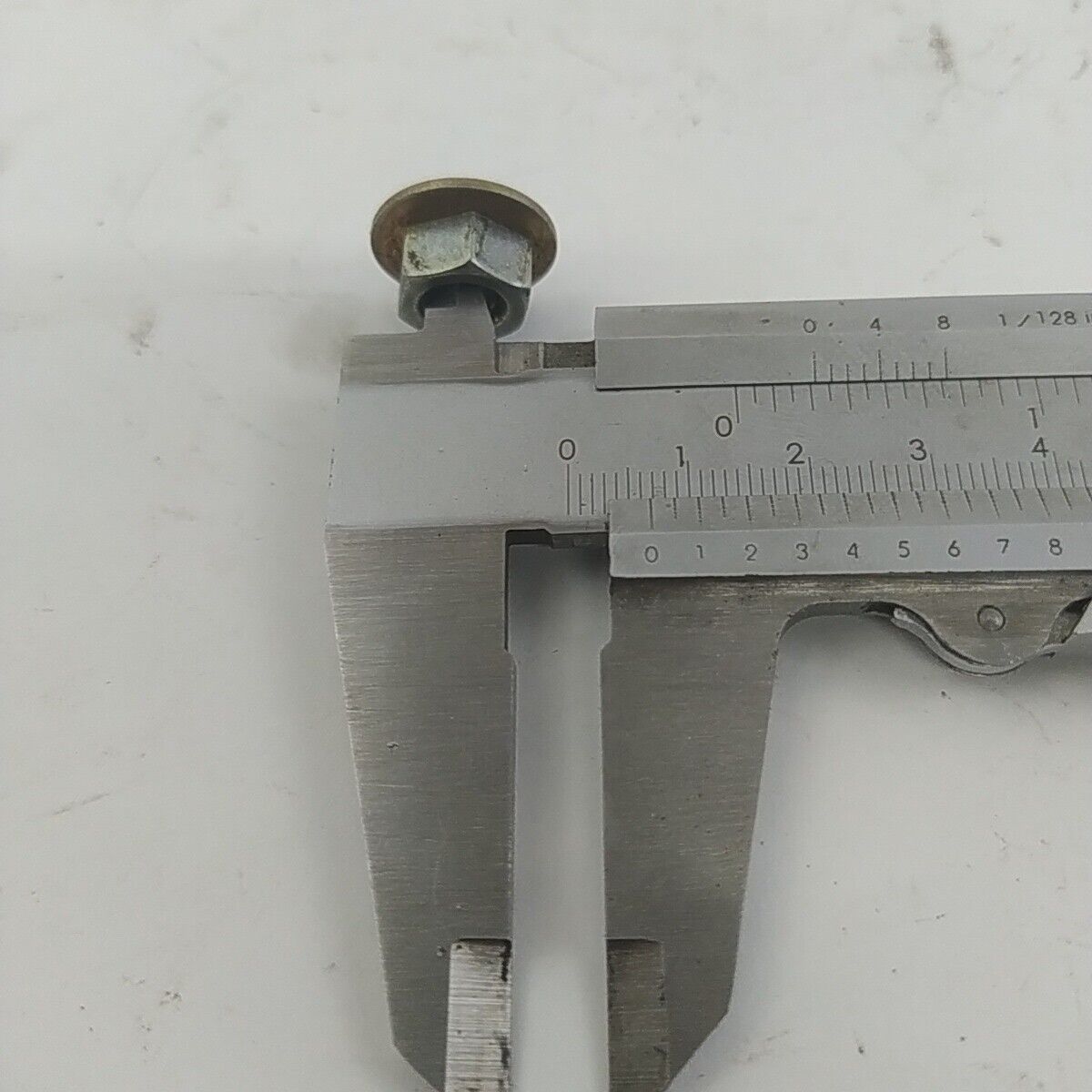 Ricambio DADO bullone ALBERO MOTORE usato per decespugliatore MITSUBISHI TL 52