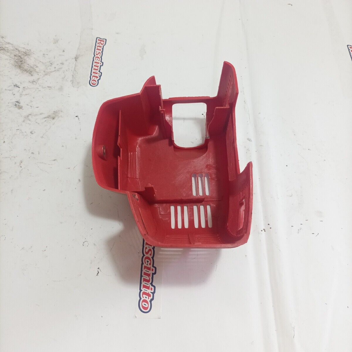 Ricambio COPERCHIO COPRI MOTORE Usato per decespugliatore SANDRIGARDEN GBL 26 