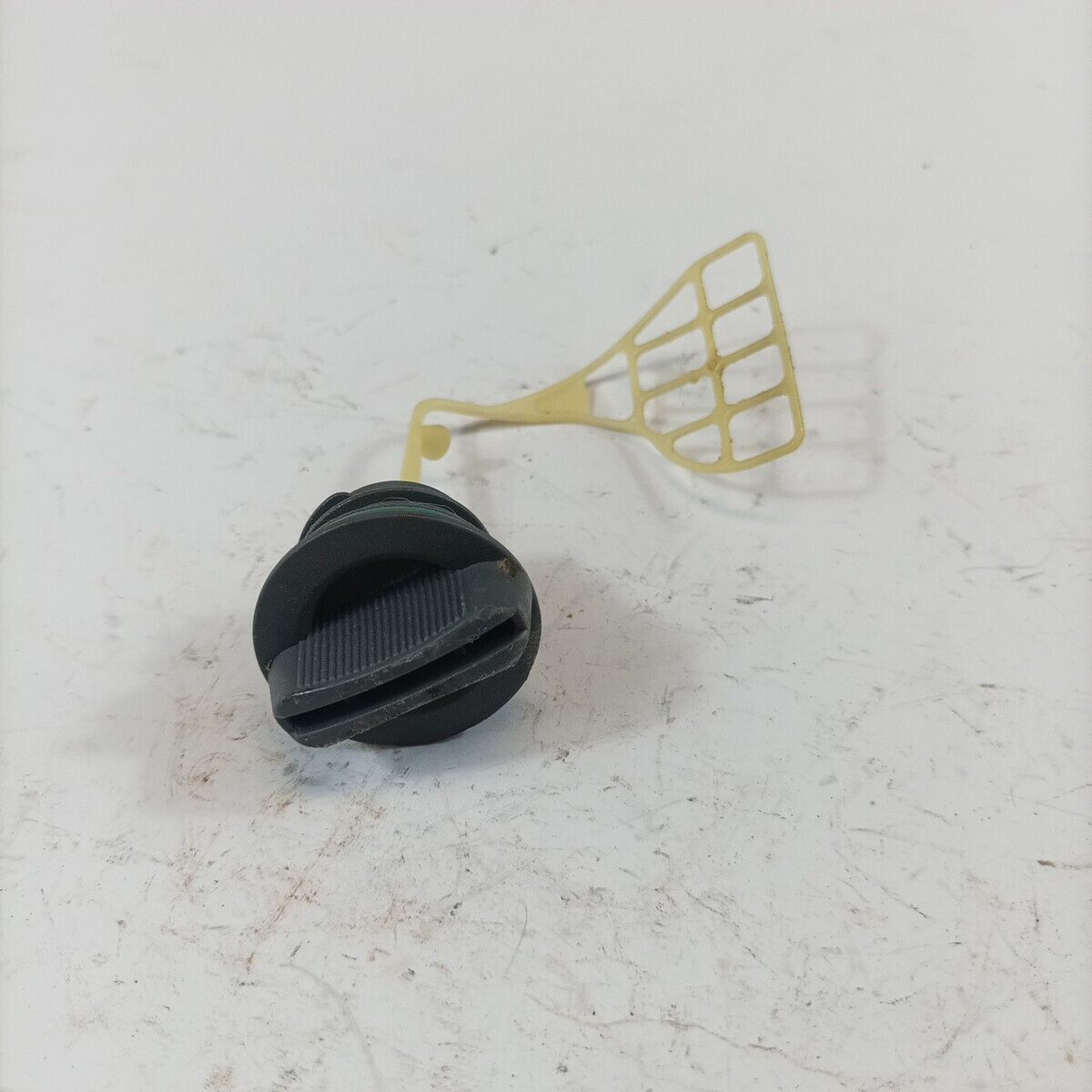 TAPPO SERBATOIO OLIO per motosega EMAK OLEOMAC 940 940C EFCO ricambi usati
