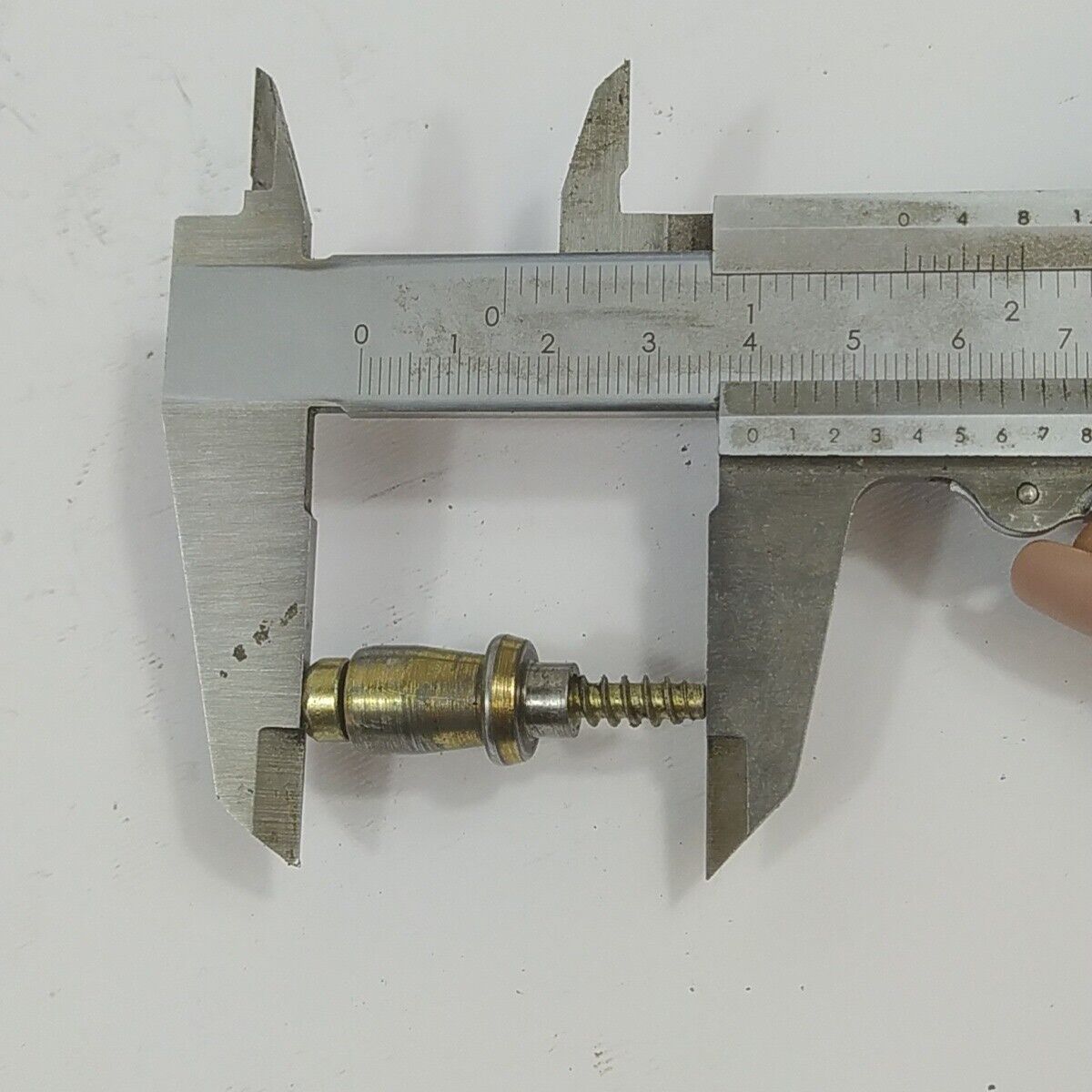 Ricambio per motosega CASTOR ALPINA 450 VITI IMPUGNATURA MANICO MANIGLIA Usato