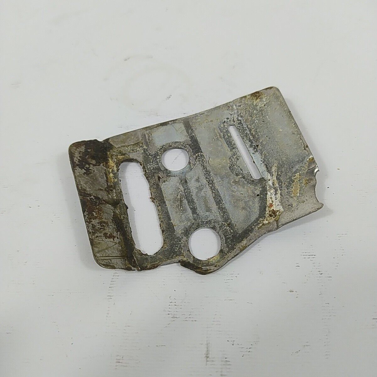 Ricambio per motosega OLEO-MAC 350 PIASTRINA REGISTRO E BARRA CATENA usato