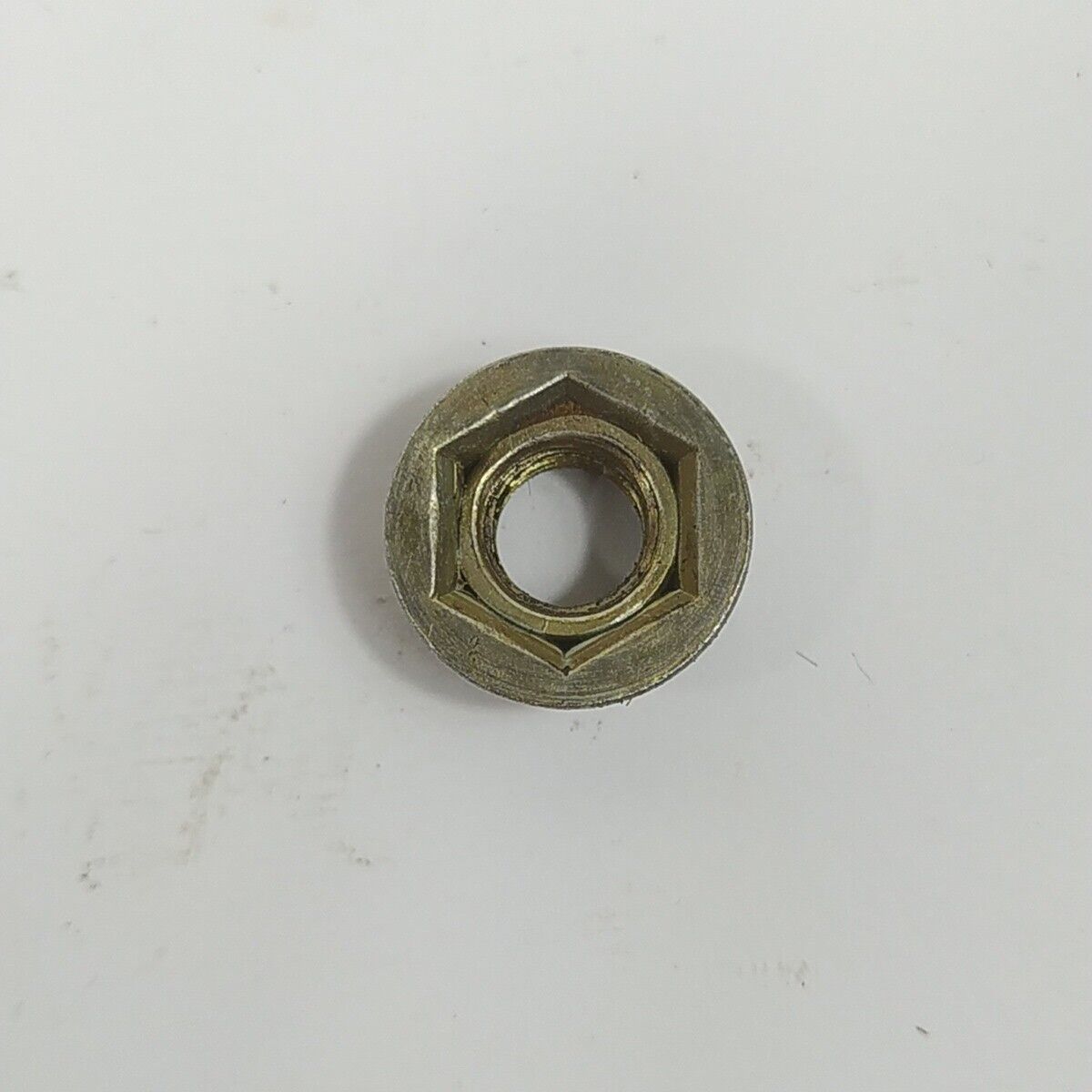 Ricambio DADO VOLANO ALBERO MOTORE per decespugliatore McCulloch 3800 usato