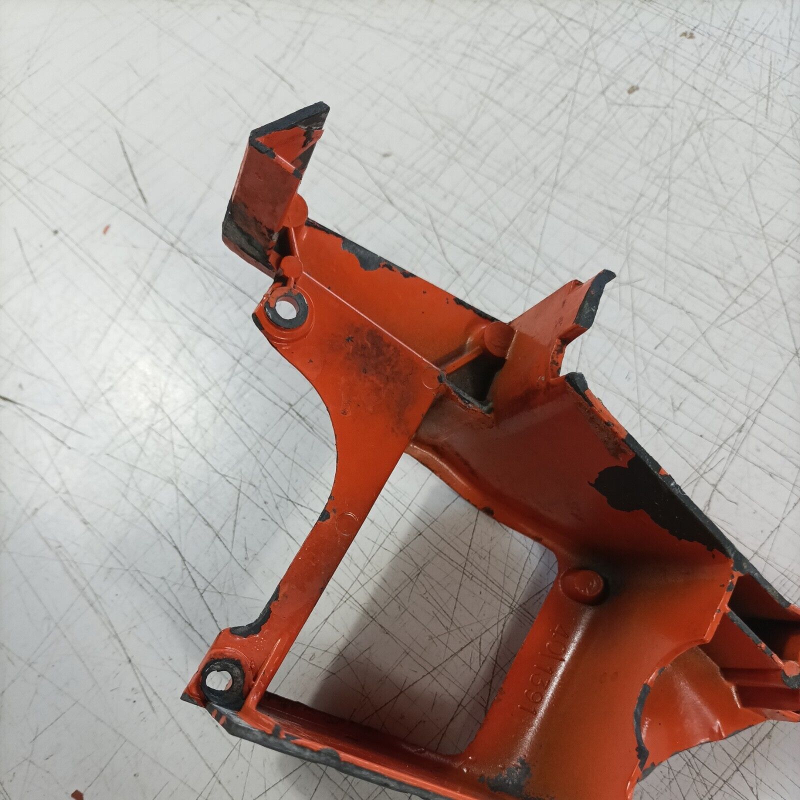 MOTOSEGA OLEOMAC 240 CARTER coperchio MOTORE MARMITTA TELAIO LATERALE DX usato