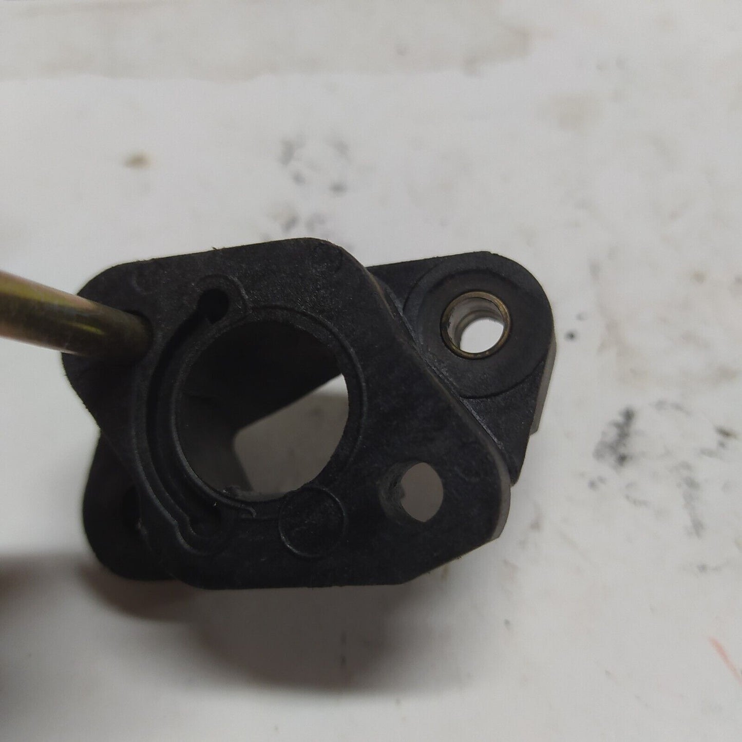 RACCORDO COLLETTORE flangia CARBURATORE Usato per decespugliatore ZENOAH