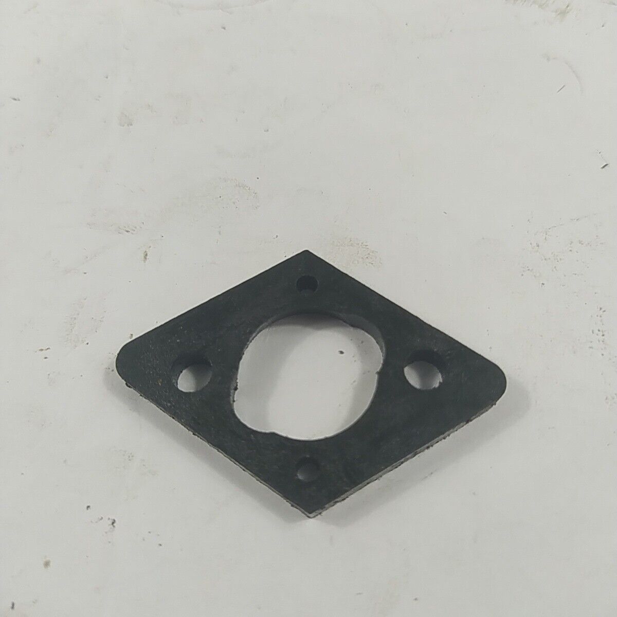 Ricambi FLANGIA COLLETTORE CARBURATORE PER MOTOSEGA MCCULLOCH PRO MAC 555 usati