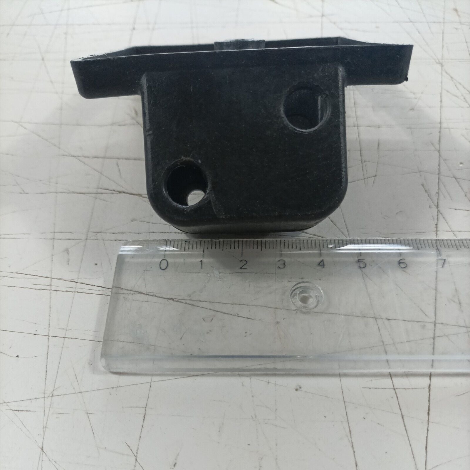 MOTOSEGA OLEOMAC OM 251 SUPPORTO CARBURATORE E FILTRO DELL'ARIA ricambi usati