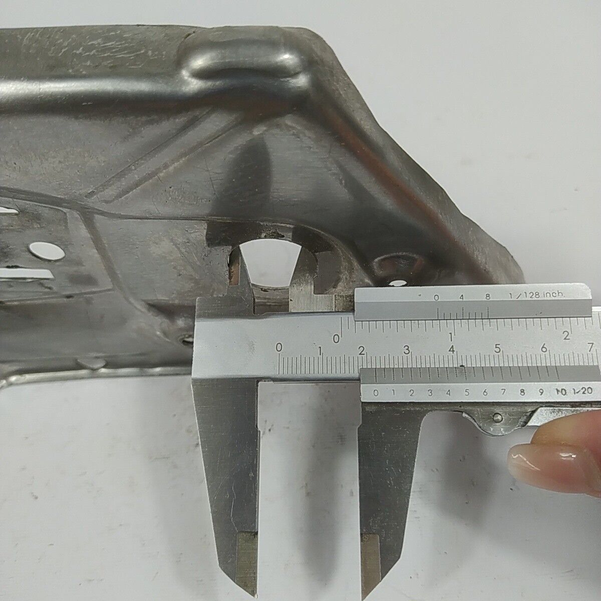 Ricambio per motosega ALPINA 500 PIASTRA COPERCHIO POMPA OLIO FRIZIONE usato