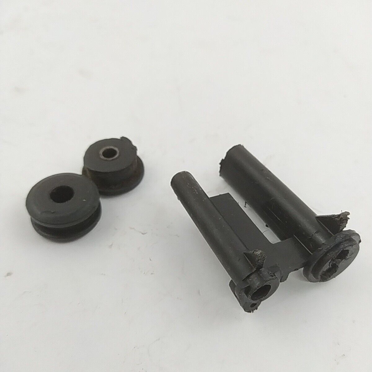 Ricambio gommini SUPPORTO ANTIVIBRANTE per motosega MCCULLOCH PM 370 usato