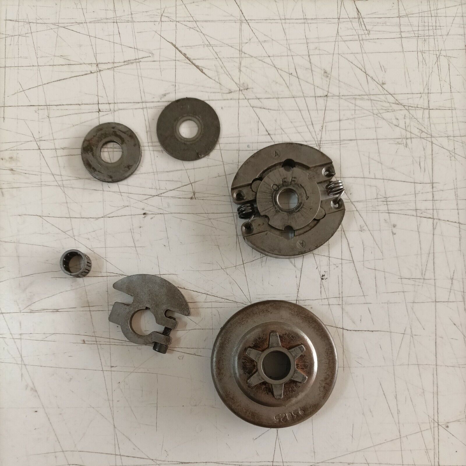 FRIZIONE E CAMPANA 93025 ORIGINALE PER MOTOSEGA CASTOR 330 ANTIVIB